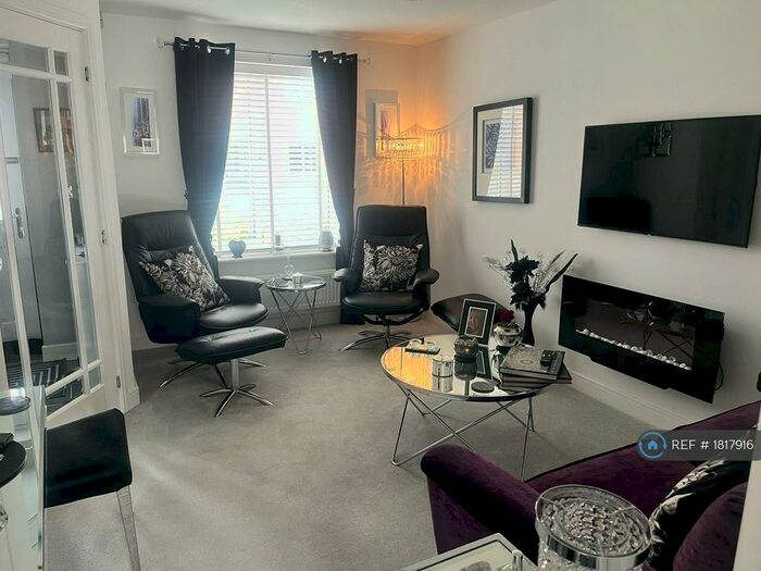 3 Bedroom Semi-Detached House To Rent In Baldock Road, Canterbury, CT1