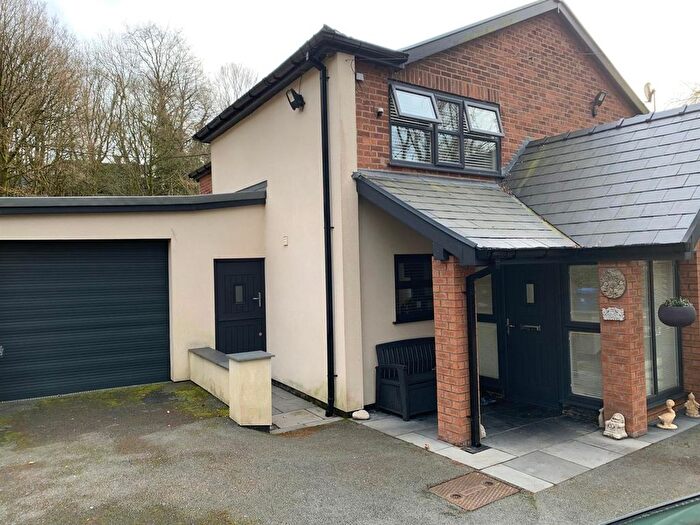 4 Bedroom Detached House For Sale In Park Bridge, Ashton-Under-Lyne, OL7