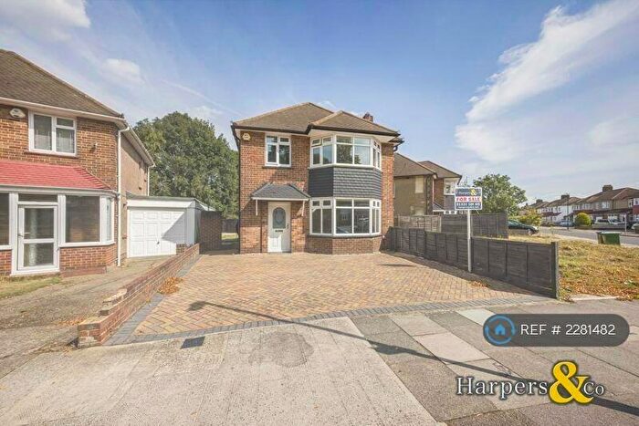 3 Bedroom Detached House To Rent In Longmead Drive, Sidcup, DA14