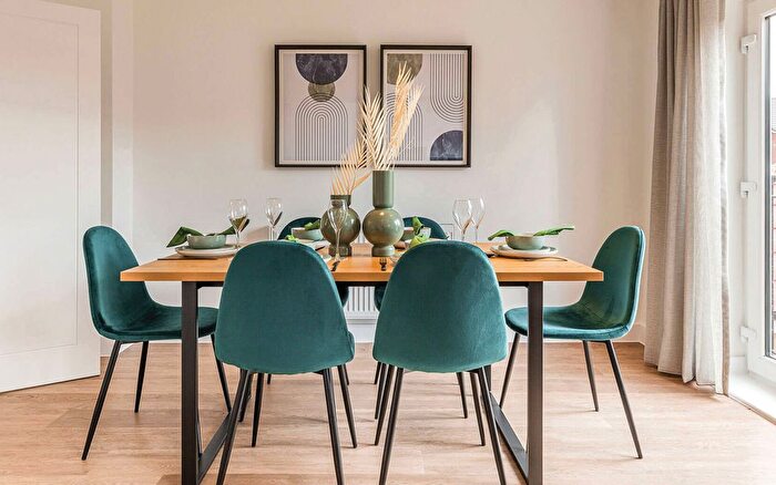 3 Bedroom Semi Detached House For Sale In Eastbourne Road, Lower Willingdon, BN20