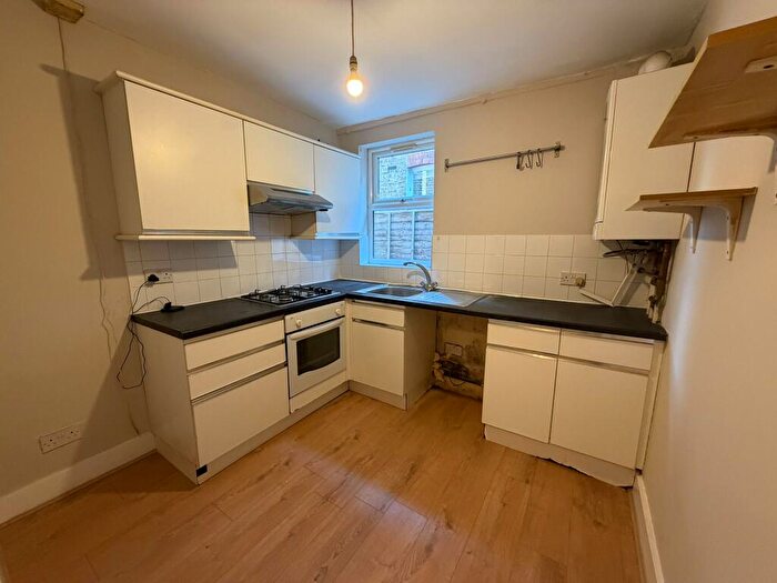 2 Bedroom Flat To Rent In Howard Road, E17