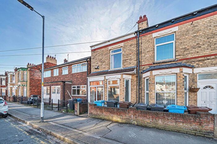 2 Bedroom End Of Terrace House For Sale In Aberdeen Street, Hull, HU9
