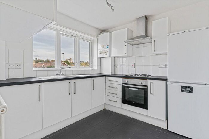 1 Bedroom Flat To Rent In Hillside Road, Bromley, BR2