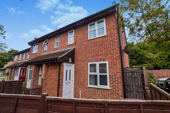 1 Bedroom Flat To Rent In Pagette Way, Grays, RM17