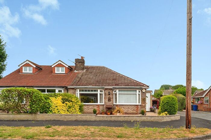 2 Bedroom Semi-detached Bungalow For Sale In Whitgift Close, Laceby, DN37