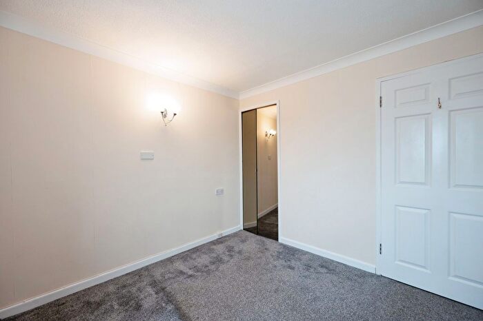 1 Bedroom Flat For Sale In Clarence Parade, Southsea, Hampshire, PO5