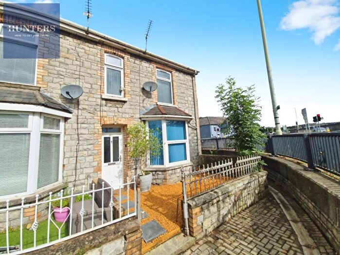 3 Bedroom End Of Terrace House For Sale In Sunnyside Road, Bridgend, CF31
