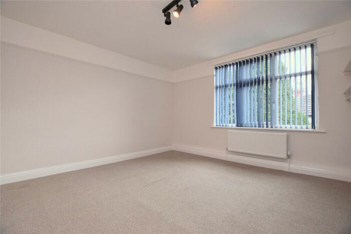 3 Bedroom Apartment To Rent In Easterly Road, Leeds, West Yorkshire, LS8