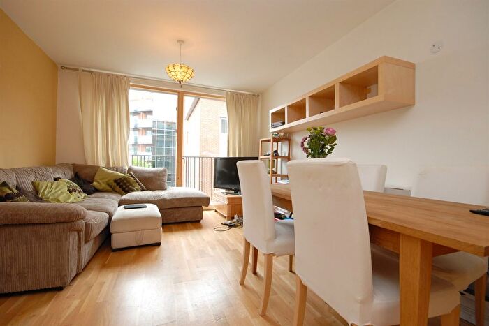 1 Bedroom Flat To Rent In Bennets Courtyard, Watermill Way, London, SW19