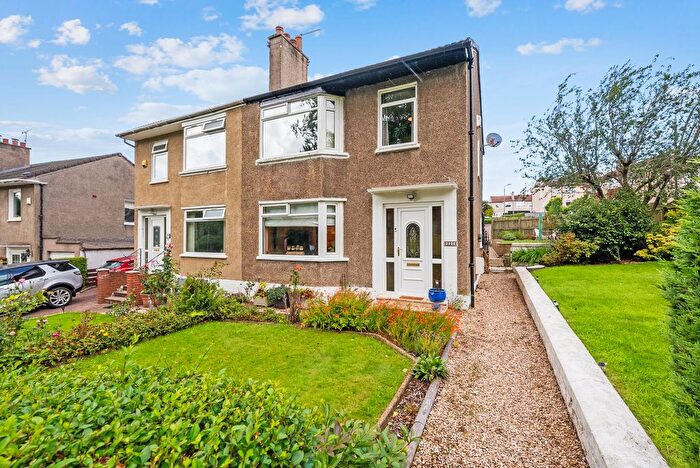3 Bedroom Semi-Detached House For Sale In Brenfield Road, Muirend, Glasgow, G44