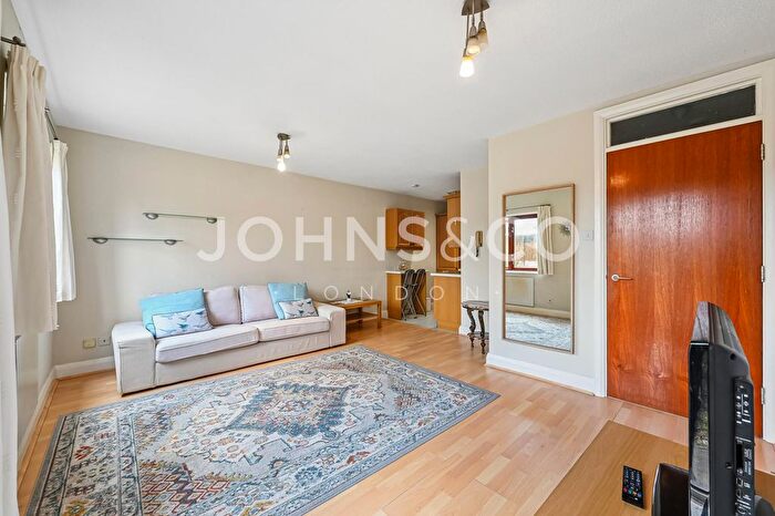 1 Bedroom Flat To Rent In Brook Road South, Brentford, London, TW8