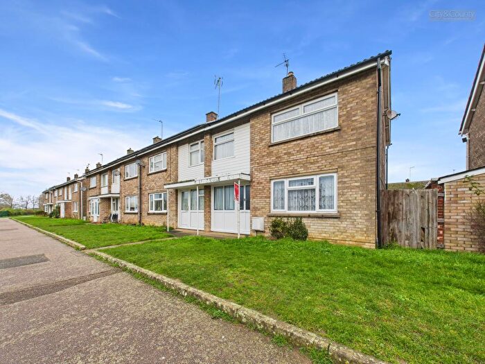 3 Bedroom End Of Terrace House For Sale In Stukeley Close, Peterborough, PE2