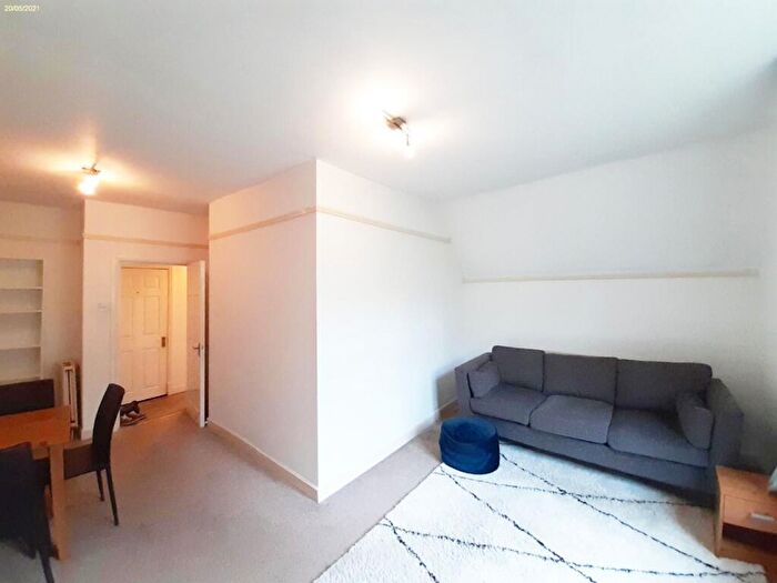 2 Bedroom Flat To Rent In Peveril Drive, Nottingham, Nottinghamshire, NG7