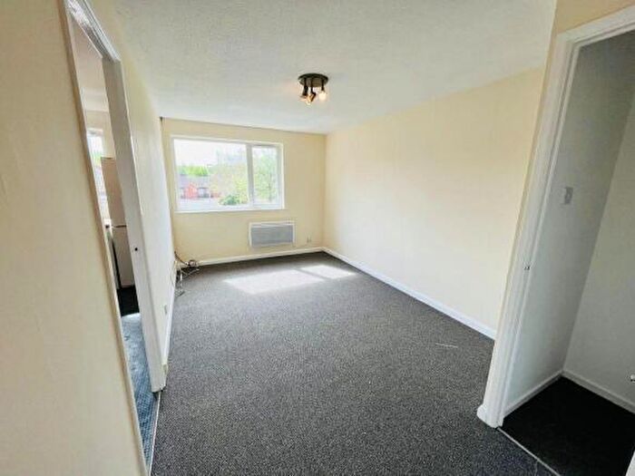 1 Bedroom Semi-Detached House To Rent In Thornford Drive, Swindon, SN5