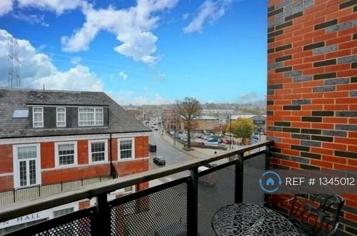 2 Bedroom Flat To Rent In Townhall Square, Crayford, Dartford, DA1