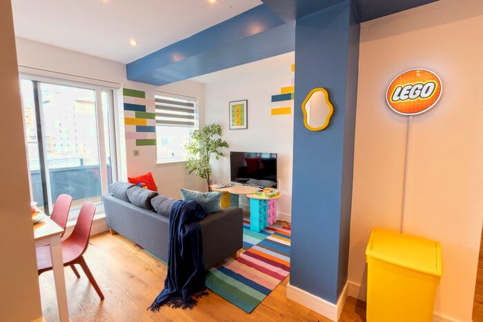 2 Bedroom Flat To Rent In Stoke Road, Slough, SL2