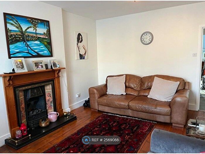 1 Bedroom Flat To Rent In Birdhurst Road, South Croydon, CR2