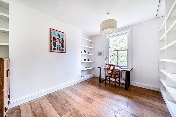 2 Bedroom Flat For Sale In Kenton Street, Bloomsbury, London, WC1N