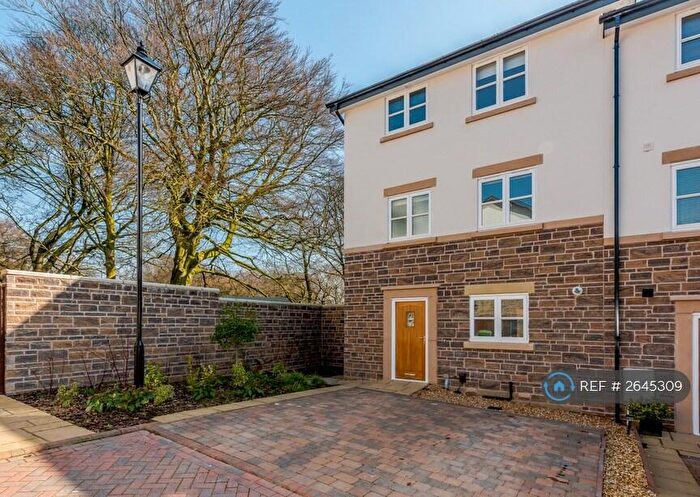 4 Bedroom End Of Terrace House To Rent In Aspen Close, Bolton, BL1