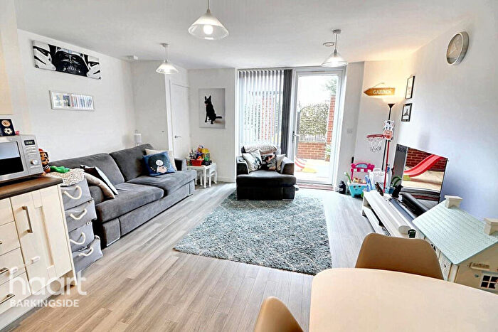 1 Bedroom Flat For Sale In Marine Crescent, Hainault, IG6