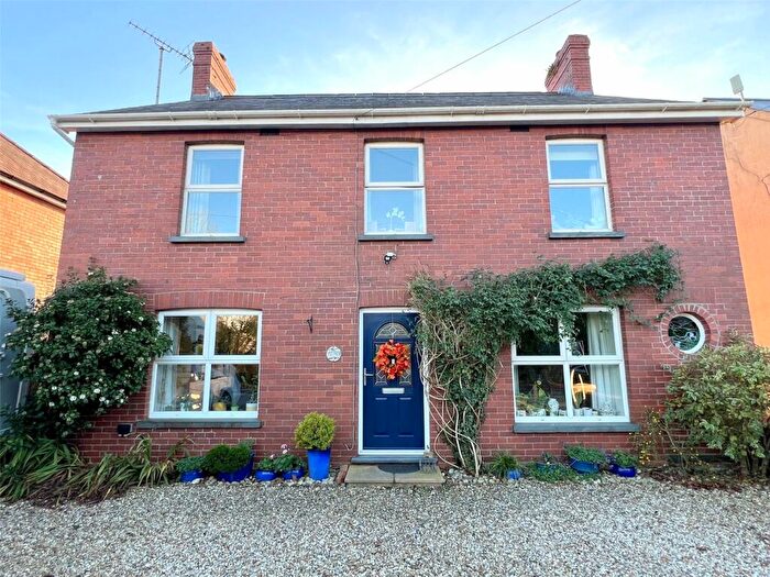 4 Bedroom Detached House For Sale In Clarbeston Road, Pembrokeshire, SA63