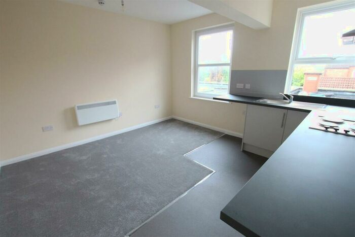 1 Bedroom Flat To Rent In Balmoral Road, Northampton, NN2