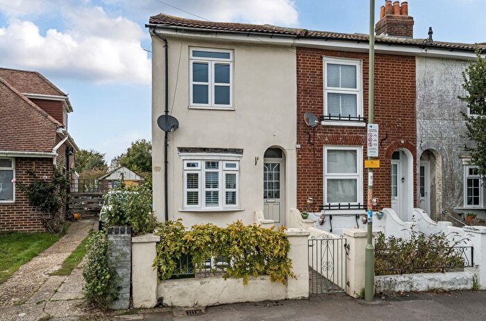 3 Bedroom End Terrace House For Sale In Mill Road, Fareham, Hampshire, PO16