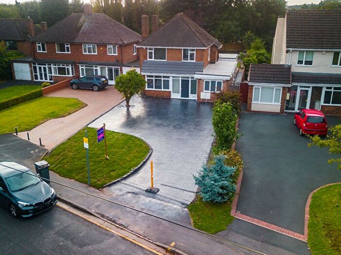 4 Bedroom Detached House For Sale In Woodthorne Road South, Wolverhampton, WV6