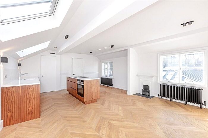 2 Bedroom Flat To Rent In Weymouth Mews, Marylebone, London, W1G