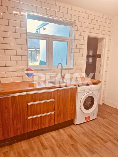 Studio To Rent In Henley Road, Ilford, IG1