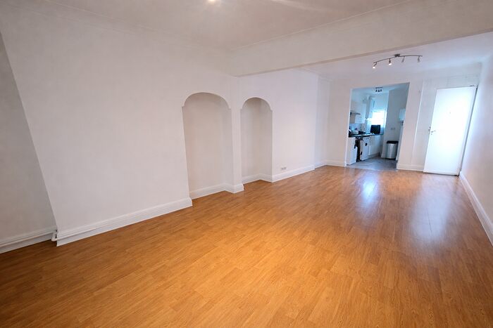 1 Bedroom Flat To Rent In Greenhill Parade, Barnet, EN5