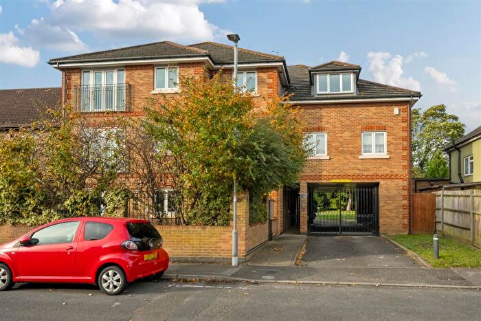 1 Bedroom Flat To Rent In The Retreat, Surbiton, KT5