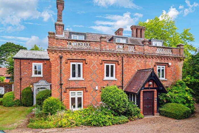 2 Bedroom Apartment For Sale In Totteridge Lane, High Wycombe, HP13