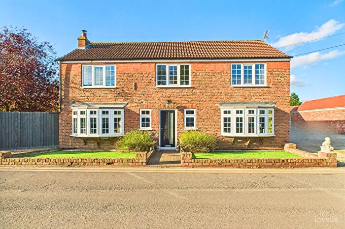 5 Bedroom Detached House For Sale In North End, Goxhill, DN19