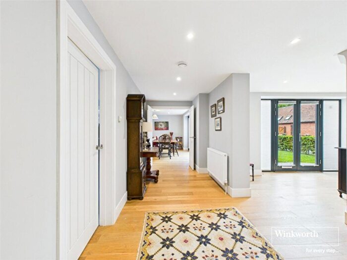 5 Bedroom Barn Conversion For Sale In James Farm, James Lane, Grazeley Green, Reading, RG7