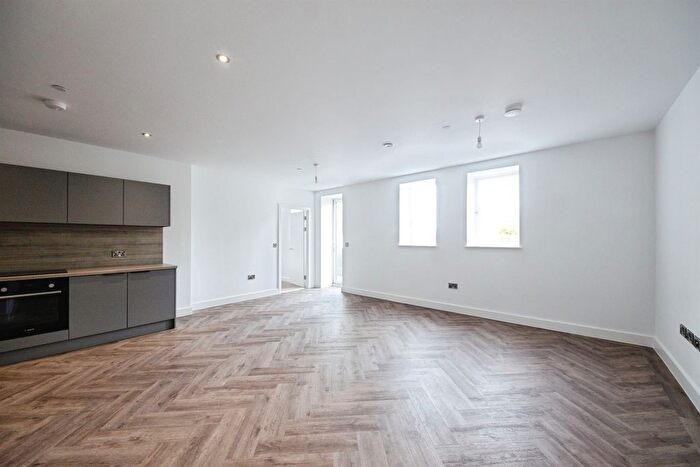 2 Bedroom Flat For Sale In Coventry Road, Birmingham, B26