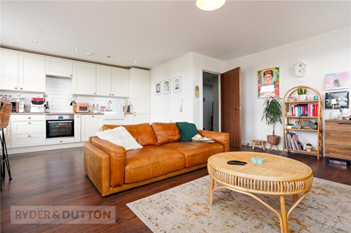2 Bedroom Apartment For Sale In Victoria Street, Glossop, Derbyshire, SK13