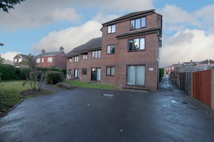 1 Bedroom Flat To Rent In Laurence Court, Fair Oak Road, Fair Oak, Eastleigh SO50