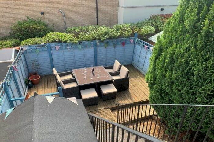 2 Bedroom Maisonette To Rent In Hayes Close, Chelmsford, CM2