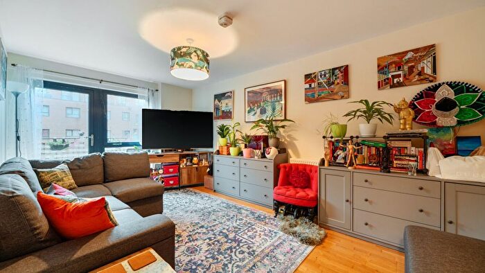 1 Bedroom Flat For Sale In Cambria Court, E17