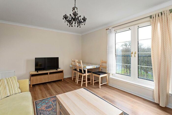 2 Bedroom Flat To Rent In Duddingston Park South, Duddingston, Edinburgh, EH15