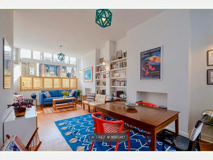 2 Bedroom Flat To Rent In Denmark Road, London, SE5