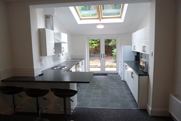 5 Bedroom Detached House To Rent In Charnock Avenue, Wollaton, NG8