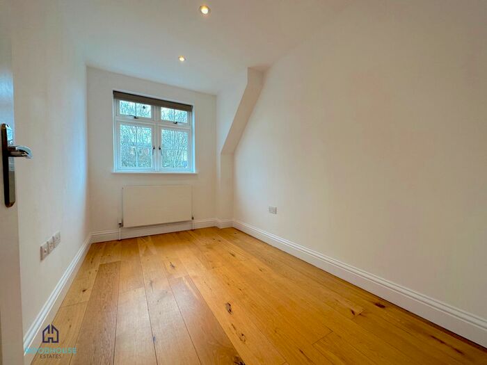 5 Bedroom Terraced House To Rent In Haydon Road, Watford, WD19