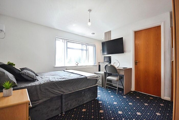 Studio To Rent In London Road, Reading, RG1