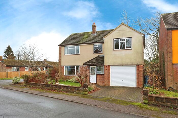 5 Bedroom Detached House For Sale In Roundlands, Princes Risborough, HP27