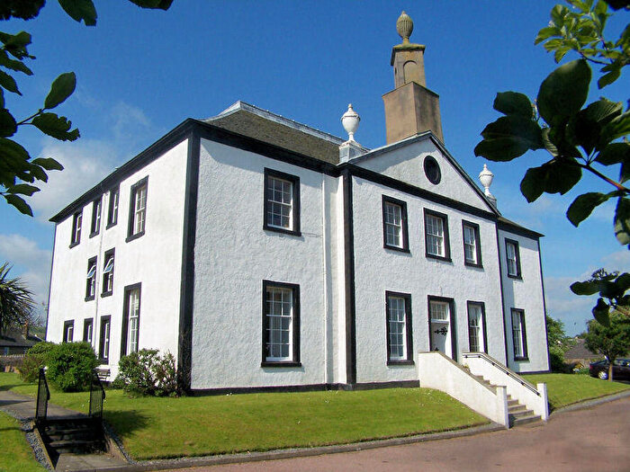 3 Bedroom Maisonette For Sale In Castlehill Mansions, Campbeltown, PA28