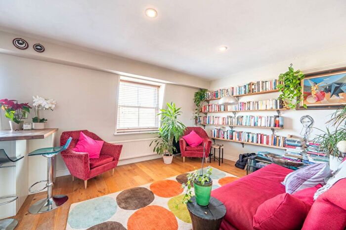 2 Bedroom Flat To Rent In Elsham Road, Holland Park, London, W14