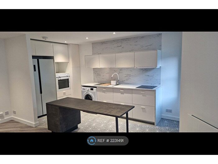 2 Bedroom Flat To Rent In Reeves Way, South Woodham Ferrers, Chelmsford, CM3