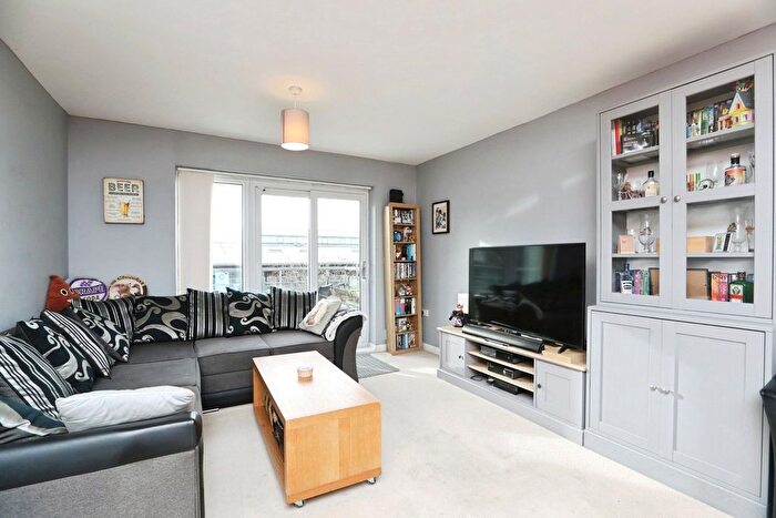 1 Bedroom Flat For Sale In Stafford Gardens, Maidstone, Kent, ME15
